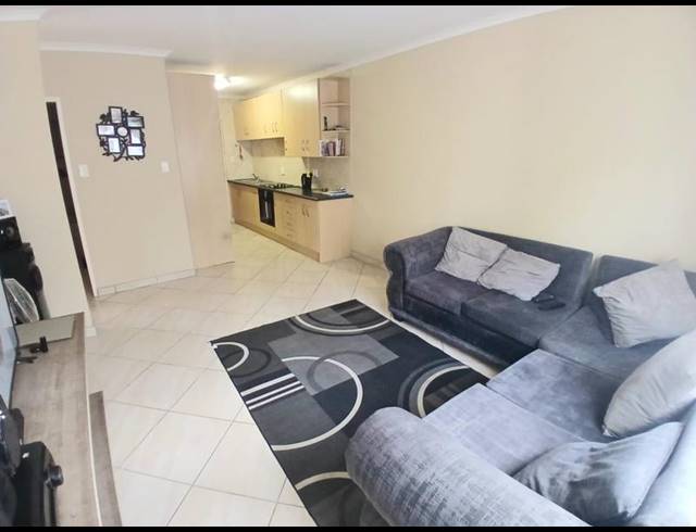 2 BEDROOM PROPERTY TO RENT IN GREENHILLS